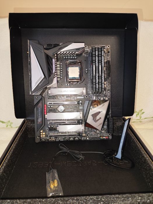 Intel i9-9900k Gigabyte Z390 AORUS MASTER RAM 32 Gb 4x8 Gb 4000 MHz