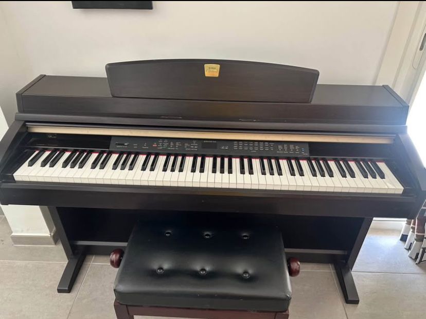 Pianino YAMAHA Clavinova CLP 240
