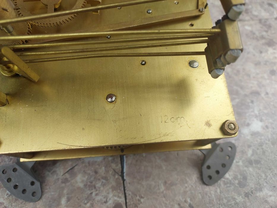 M090 Mechanizm starego zegara kwadransowy bufetowy kominkowy