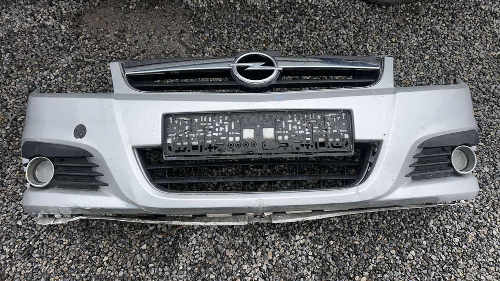 Передний бампер Opel Vectra C рестайл, туманки, губа, решетки