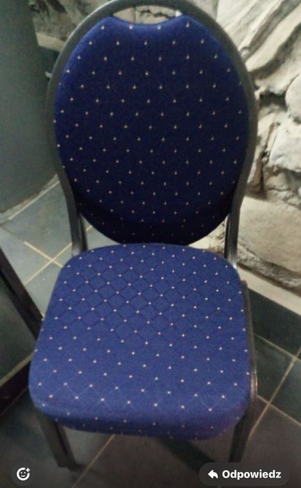 Krzesła konferencyjne używane sztaplowane