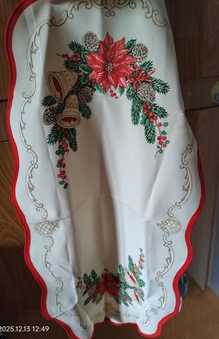 Bieżnik świąteczny i 6 serwetek