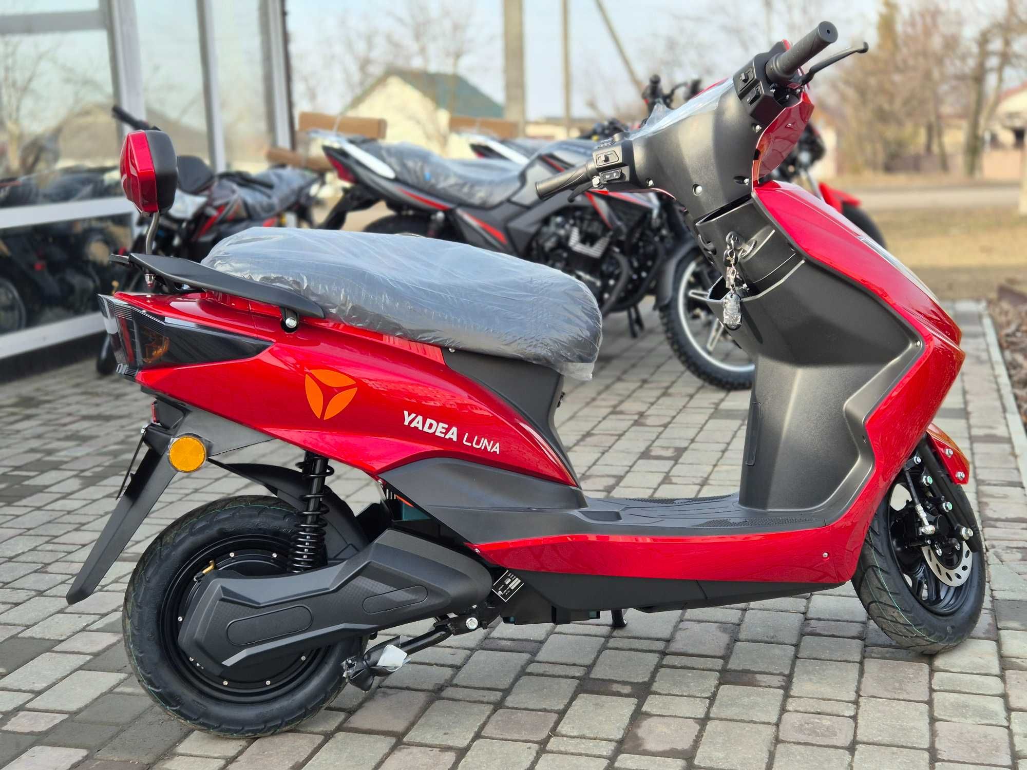 Електроскутер YADEA LUNA 1.8кВт