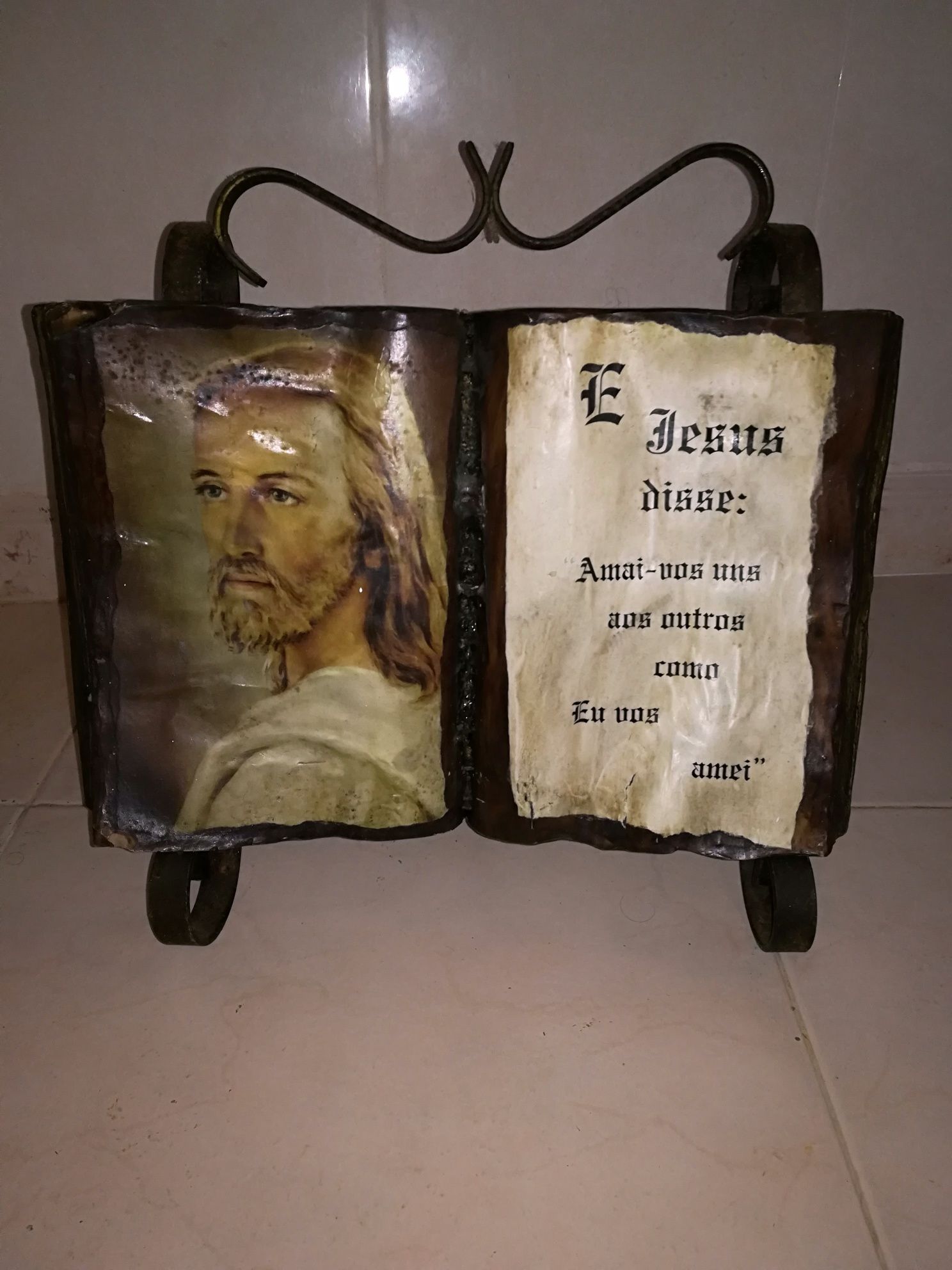 Porta - Livros e Livro em pedra