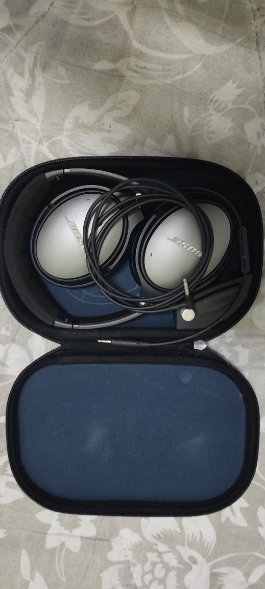 Навушники Bose QC25.