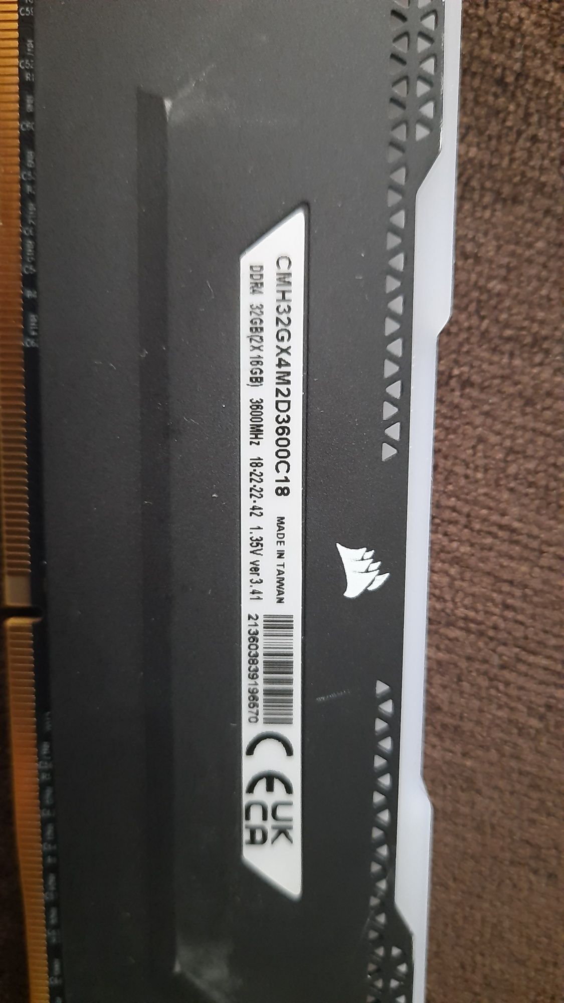 Pamięć ram DDR4 4x16GB CORSAIR VENGEANCE RGB PRO SL - uszkodzone