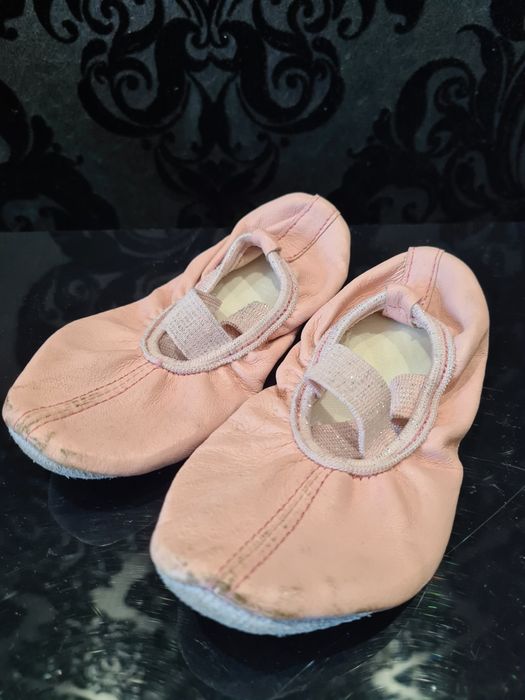 ZESTAW 4 pary buty dla dziewczynki rozmiar 24 długość stopy 16 cm