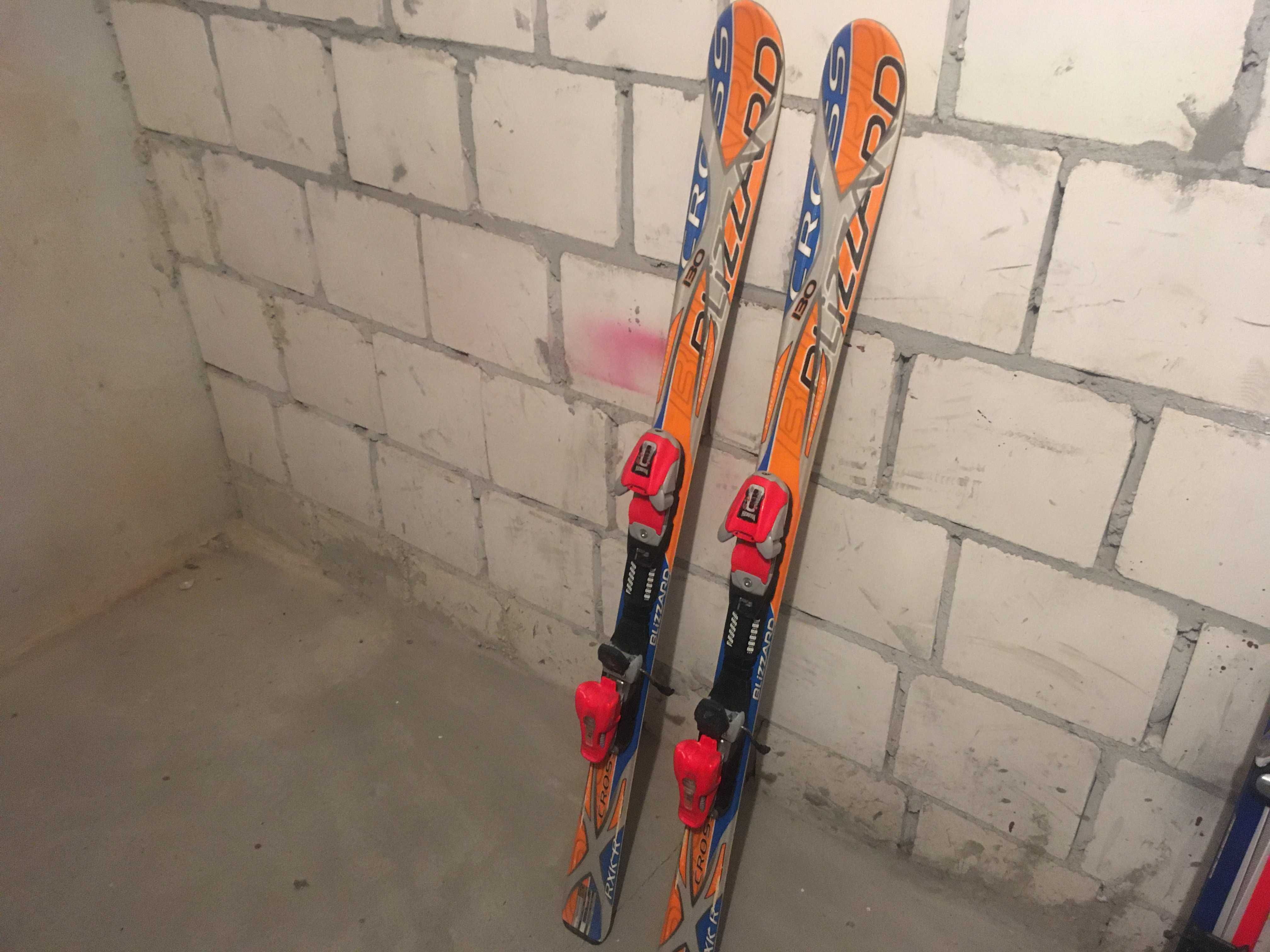 Kask na narty, snowboard rozmiar 56-58 (+narty Blizzard 130 cm gratis)