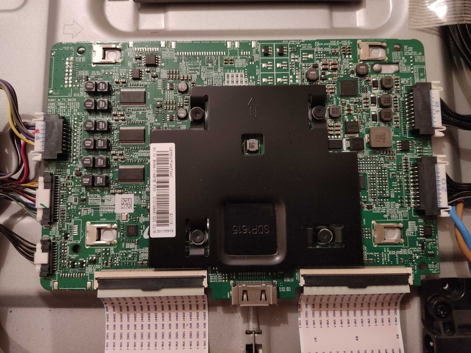 TV QLED Samsung QE55Q7FAMT para peças