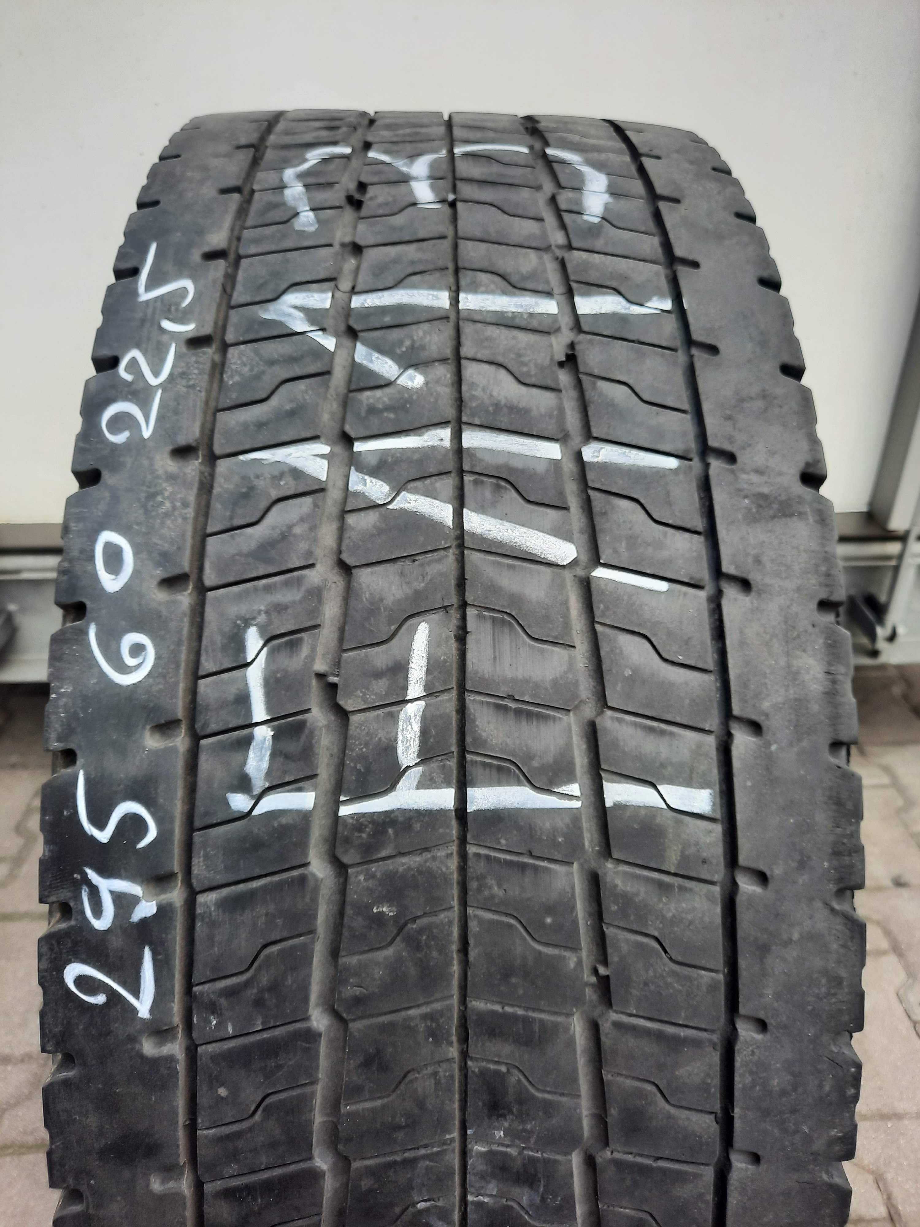 Opona używana 295/60R22,5 Bridgestone M749 Ecopia