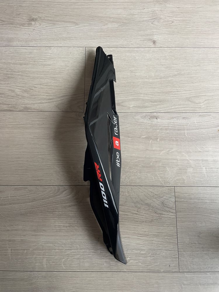 Ogon owiewka prawa Aprilia Tuono 1100 V4 RR
