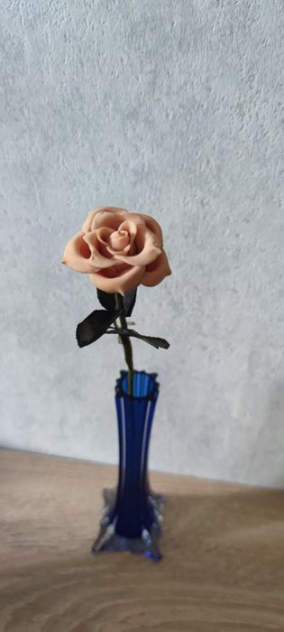Róża modelina i materiał
