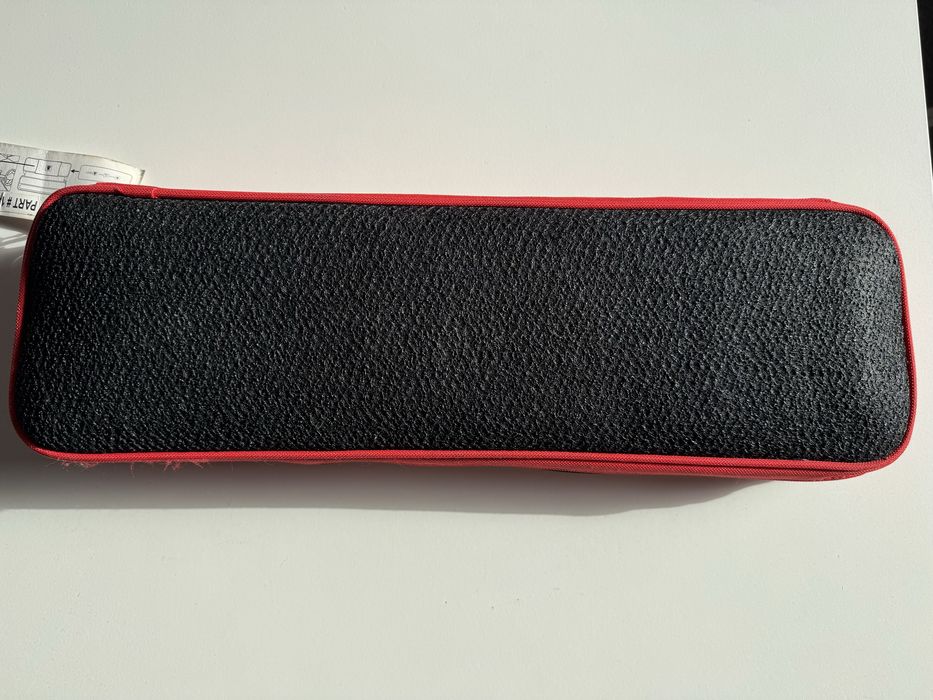 Apteczka Tesla z trójkątem