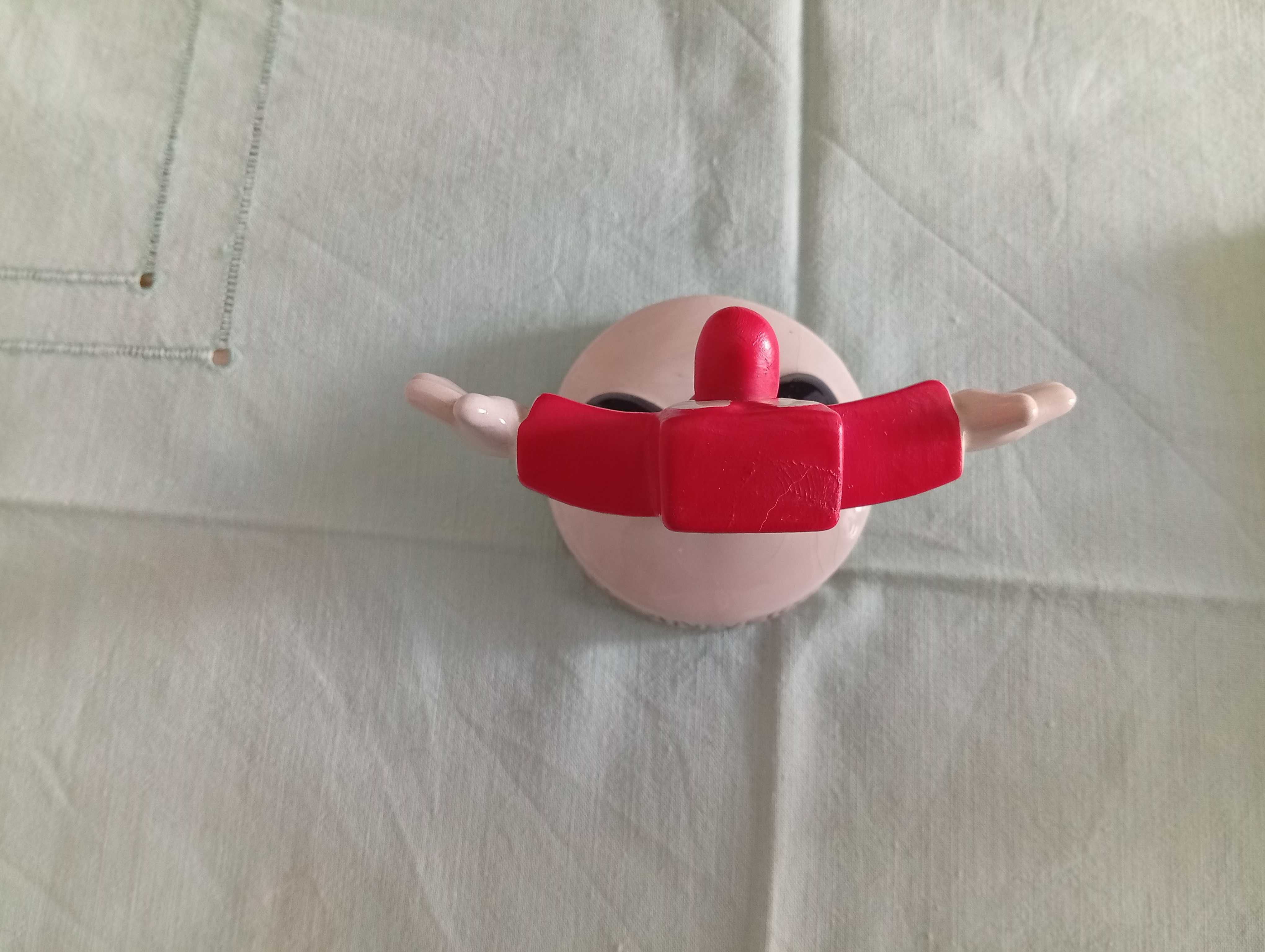 Boneco em cerâmica, 125º aniversário da Cruz Vermelha Portuguesa