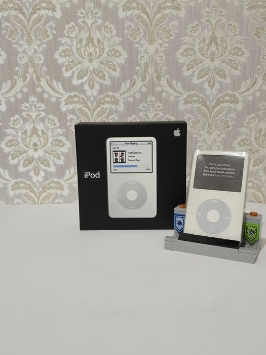 Плеєр Apple iPod Classic (Video) 5th gen 30GB White