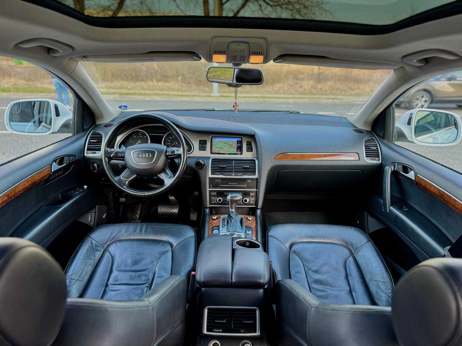 Bogate Audi Q7 2015