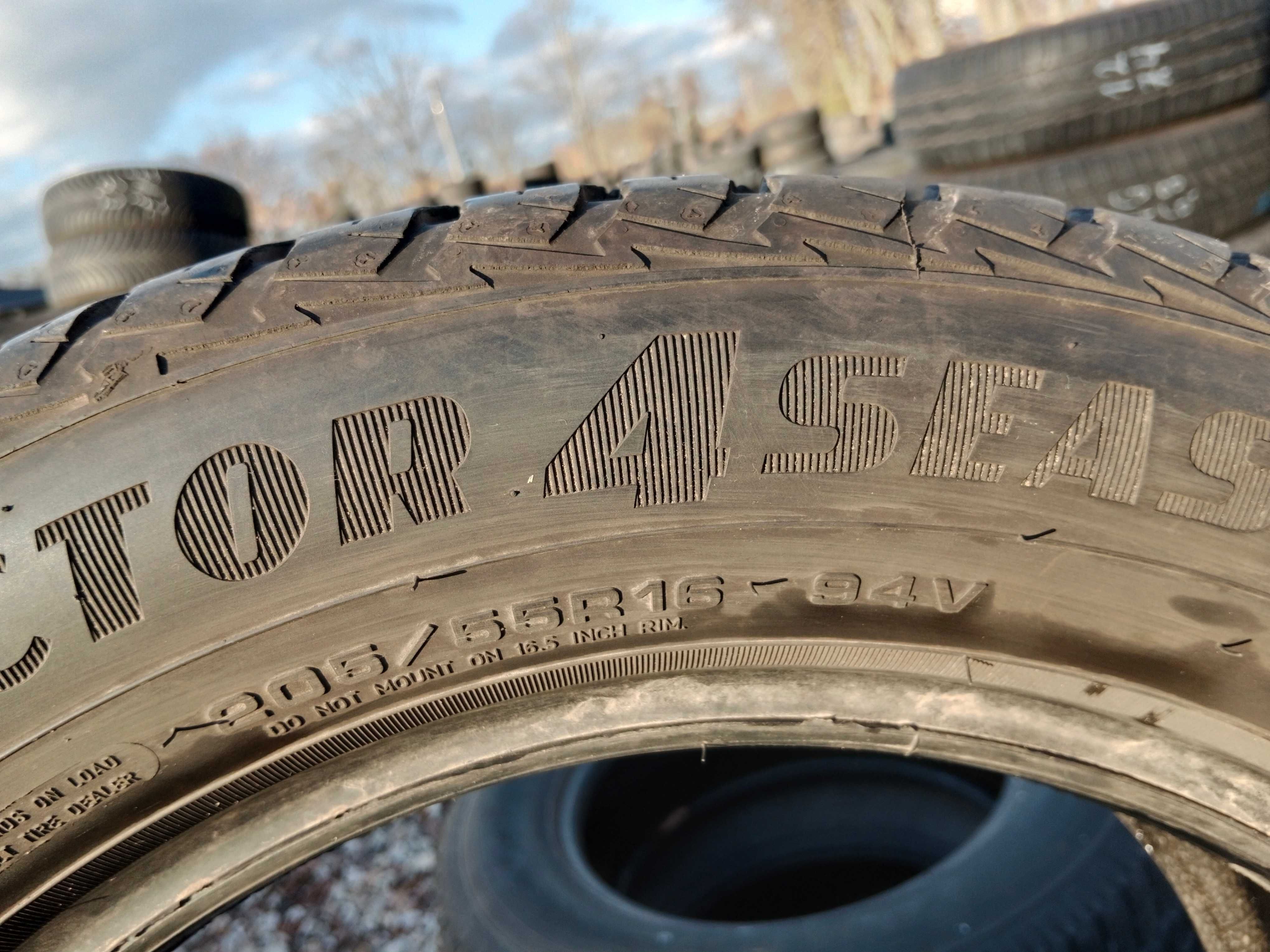 Opona używana 205/55R16 Goodyear Vector 4Seasons Gen-2 1szt.