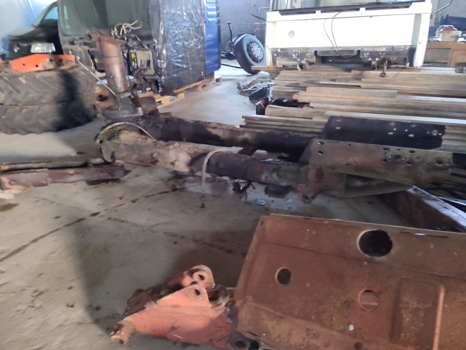 Навісне обладнання екскаватора ЮМЗ