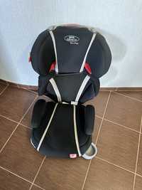 а • Автокрісло Graco Junior Maxi чорне 15-36 кг