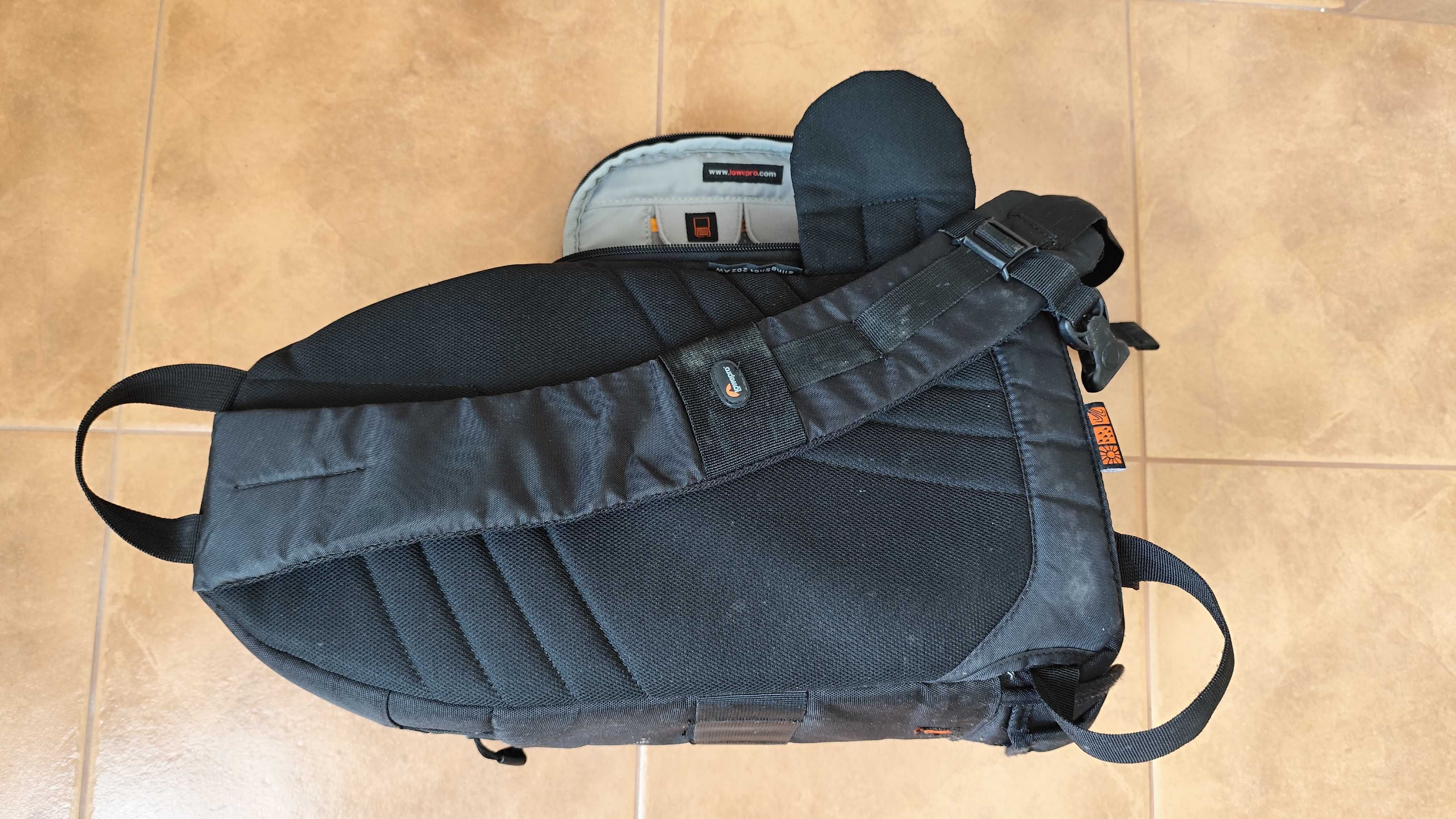 Mochila Lowepro Slingshot 202 AW Preta