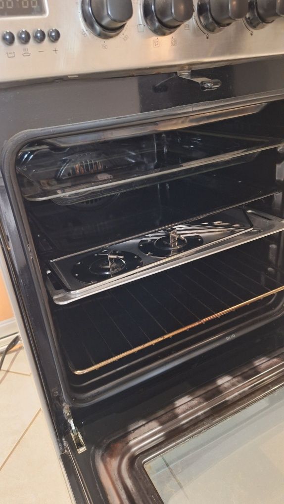 Kuchnia gazowo-elektryczna Hotpoint-Ariston C 35S P6 (X) stan wzorowy
