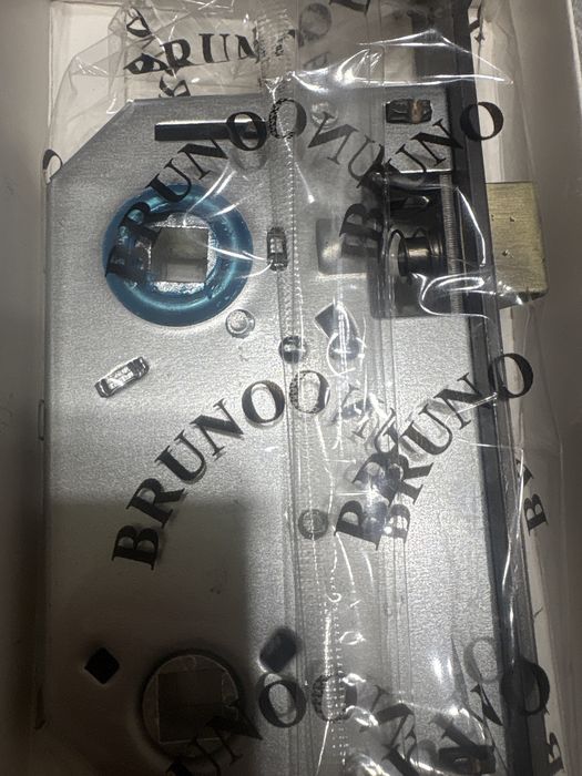 Продаю врезные замки новые