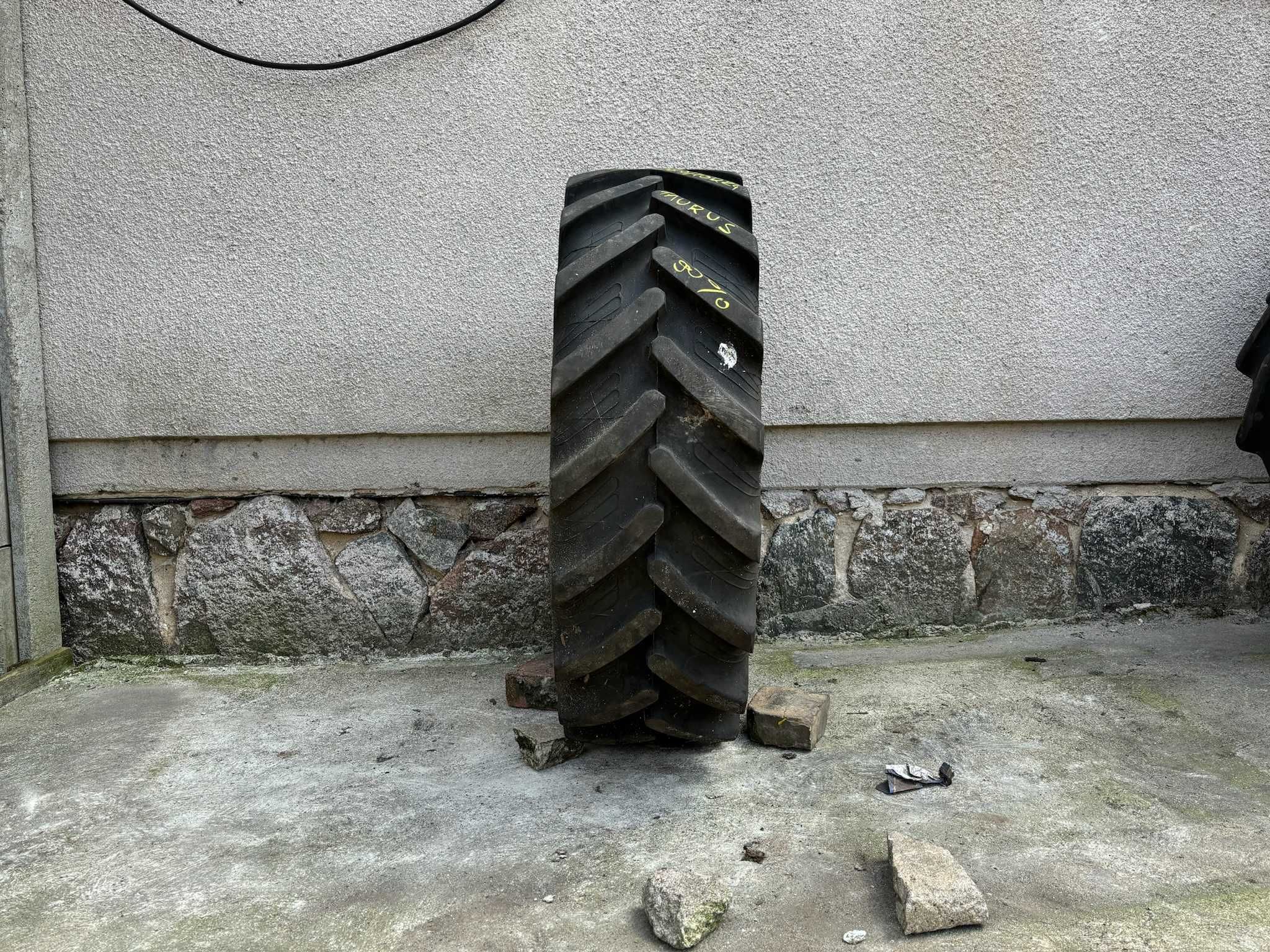 Opona Rolnicza 320/70/24 320/70R24 11.2R24 11.2/24 TAURUS POINT 70 90%
