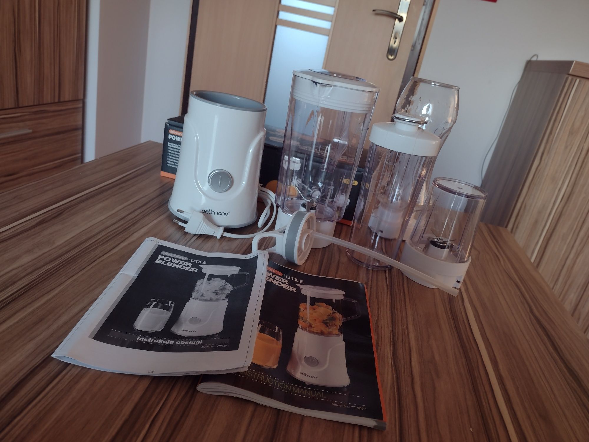 Blender + akcesoria DELIMANO