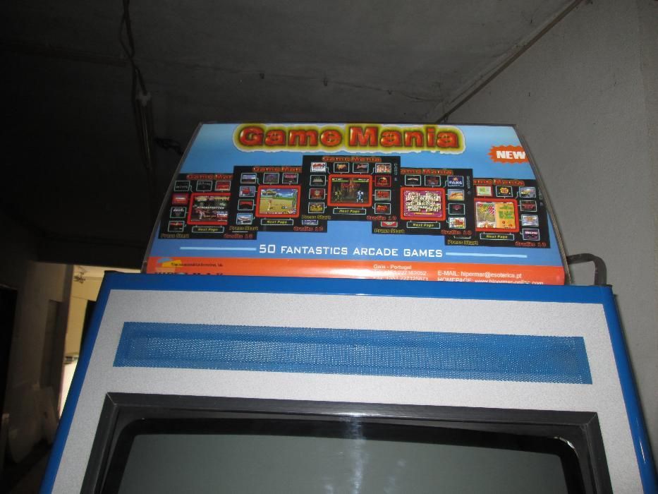 Máquina com 75 jogos geo mania