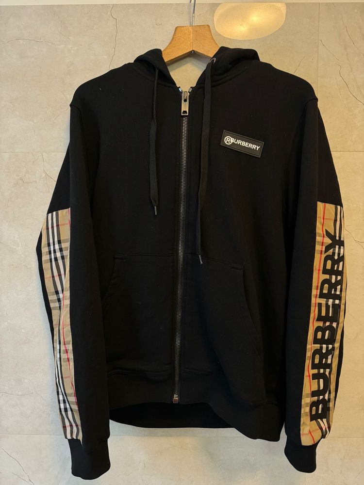 Burberry asherby zip hoodie Size M