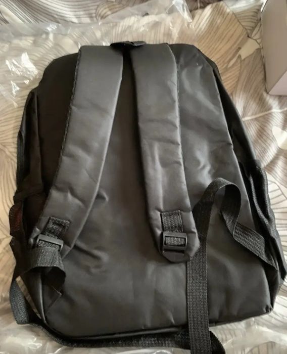 Чёрный рюкзак новый