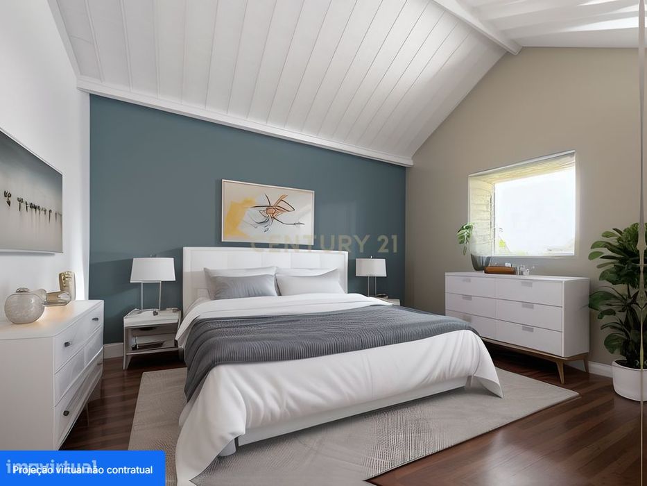 Moradia em Remodelação com Cave e Garagem – Lomba da Maia