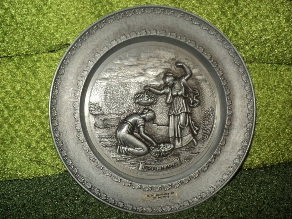 Сувенирная из олова старинная тарелка Германия 1986г. подарок сувенир