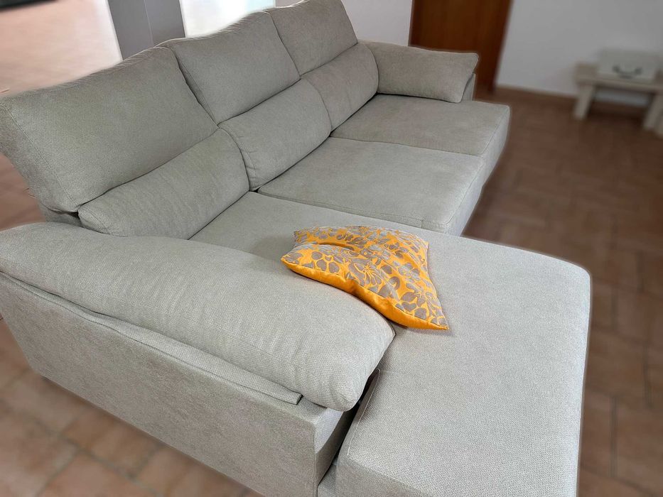 Sofá com Chaise Longue