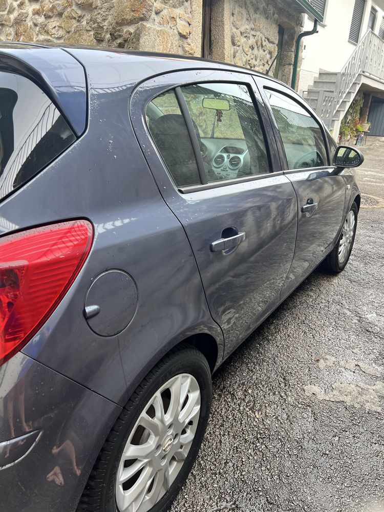 Opel Corsa 1.2 Gasolina - 5 Portas - 2009 - Excelente Estado!