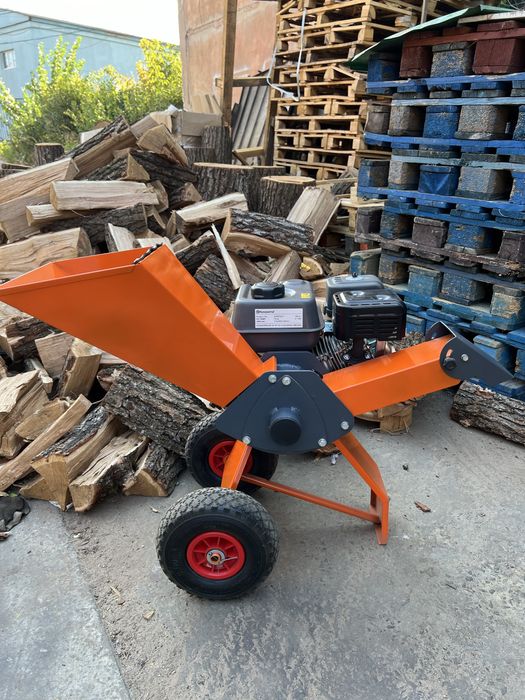 Измельчитель,подрібнювач,гілкоподрібнювач REMENGTO 4100