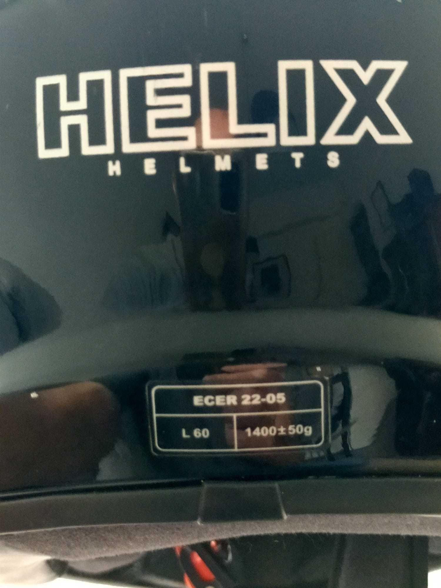 Capacetes Helix tamanho L, LS2 tamanho XS