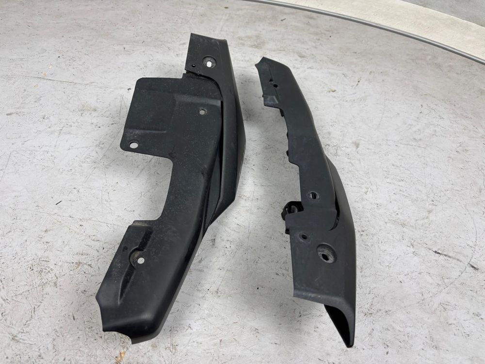 Yamaha MT09 Ogon Zadupek Lewy Owiewka Tył Plastik Tylny 13-16