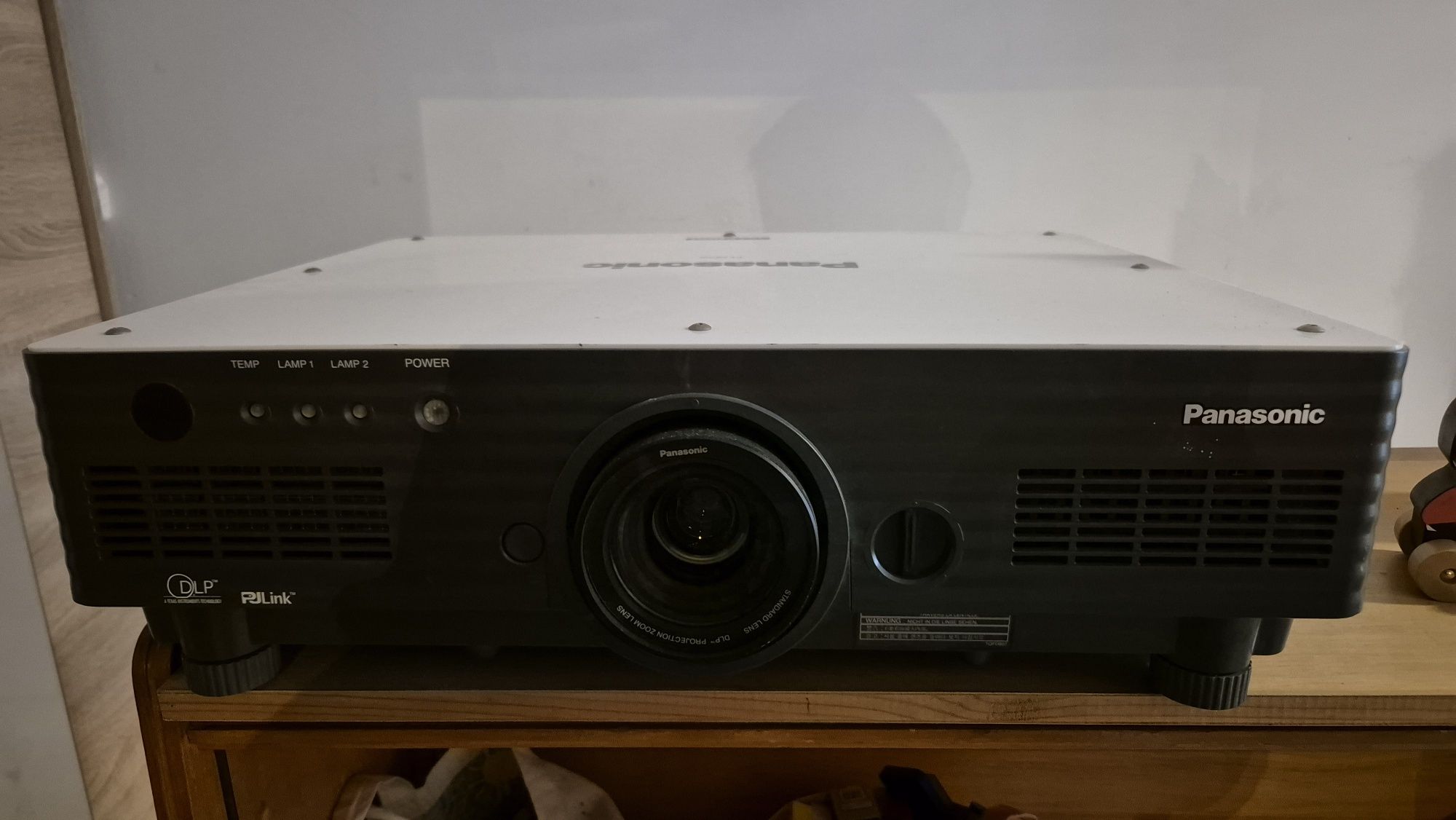 Projektor Panasonic PT-d5700  6000ANSI! - 2 sztuki