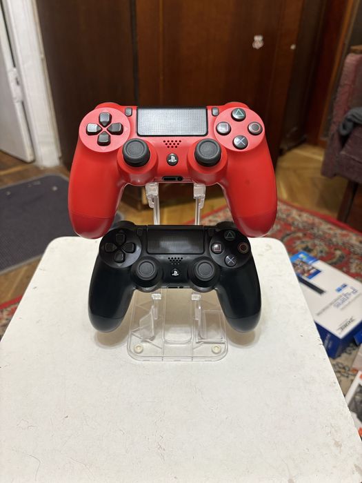 PlayStation 4 Slim 1TB + 2 геймпада + комплект аксессуаров