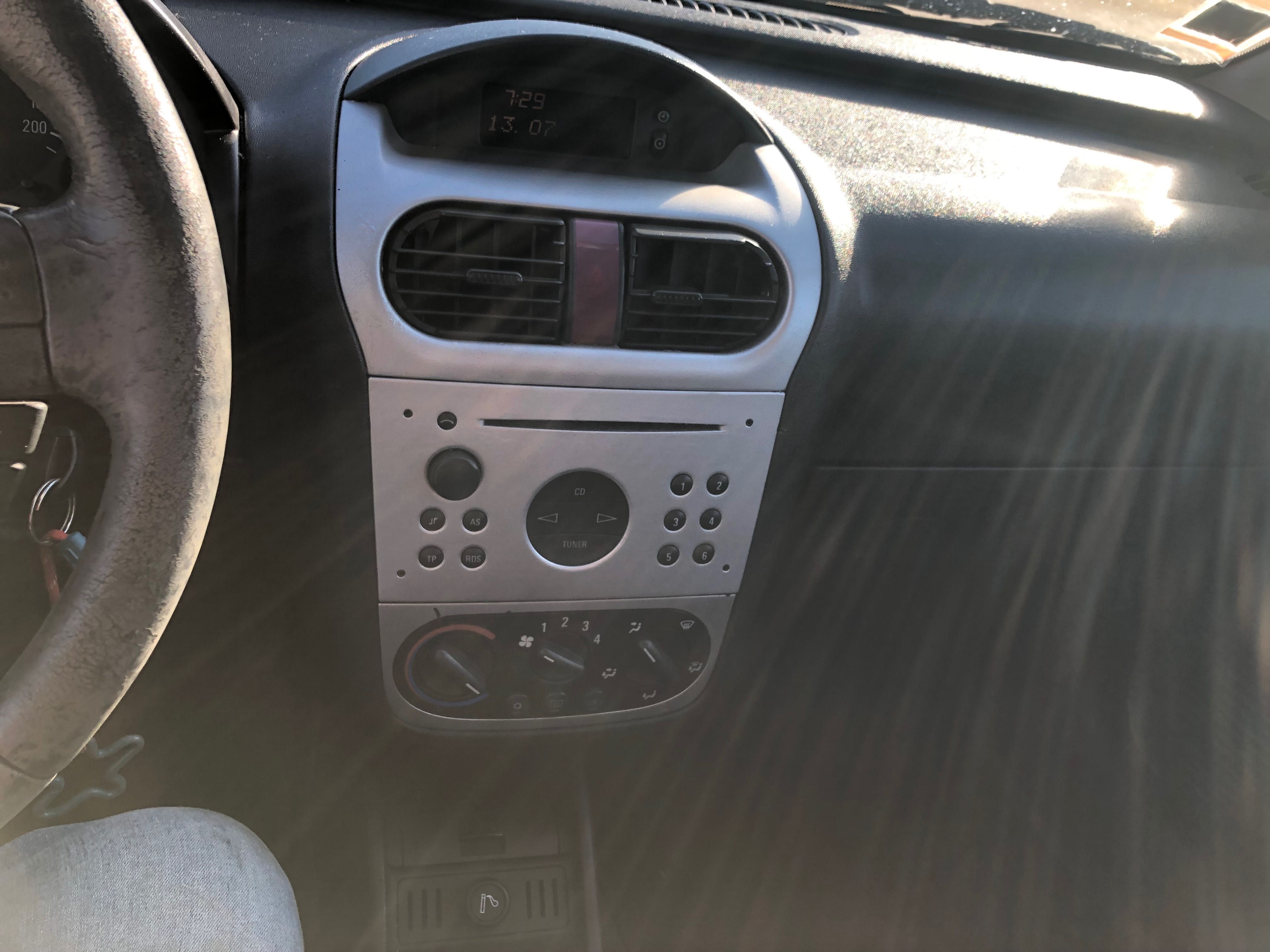 Opel corsa 1.3 cdti