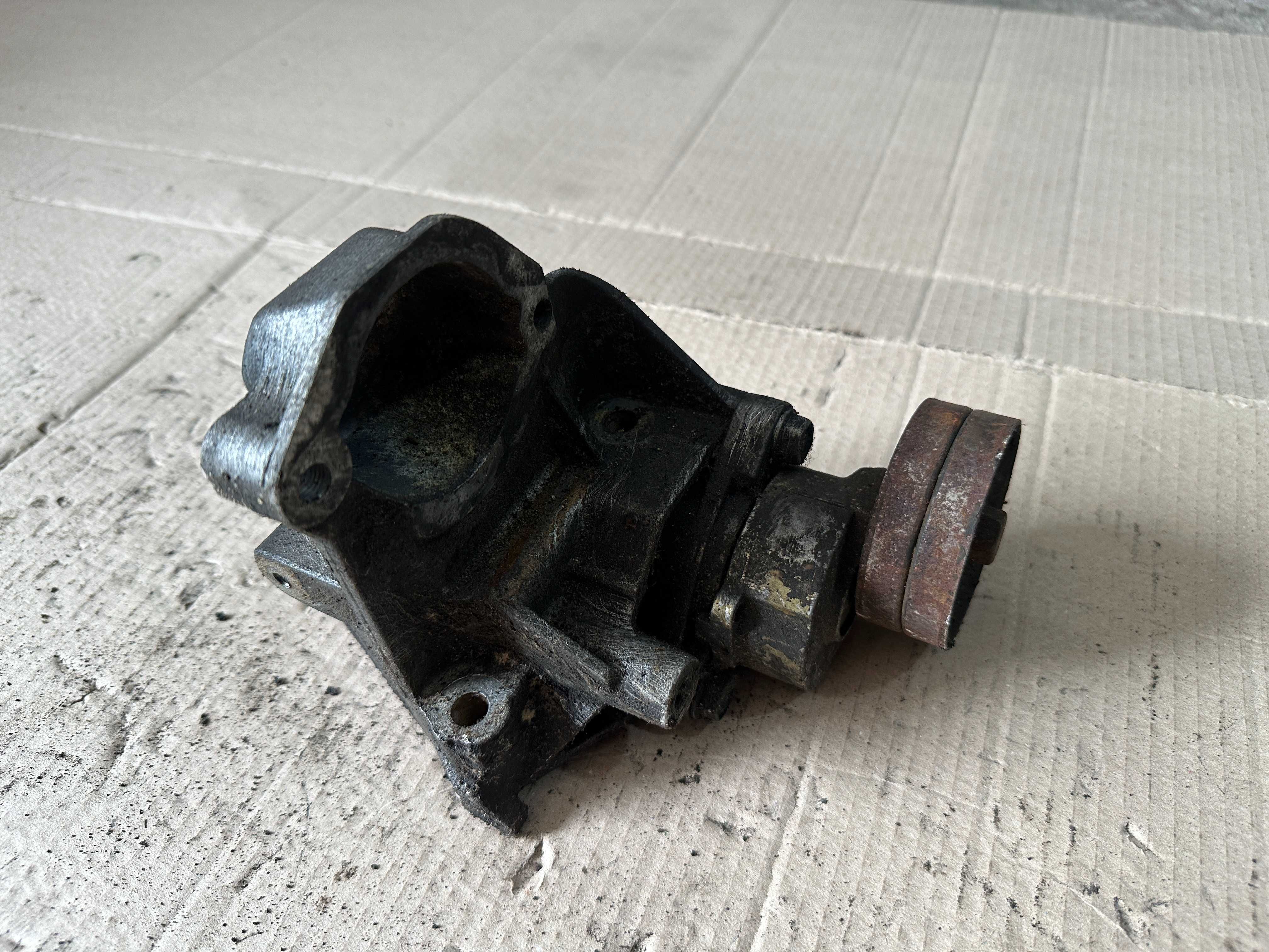 Кронштейн гідропідсилювача Opel Vectra B 90529613