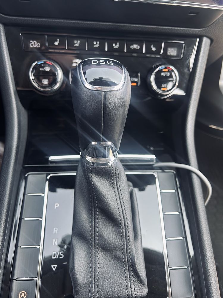 Skoda Superb 2019 (1.8 TSI) Ambition