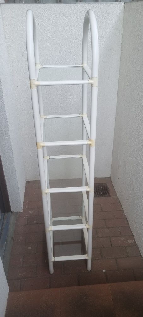 Półka, regał do łazienki
