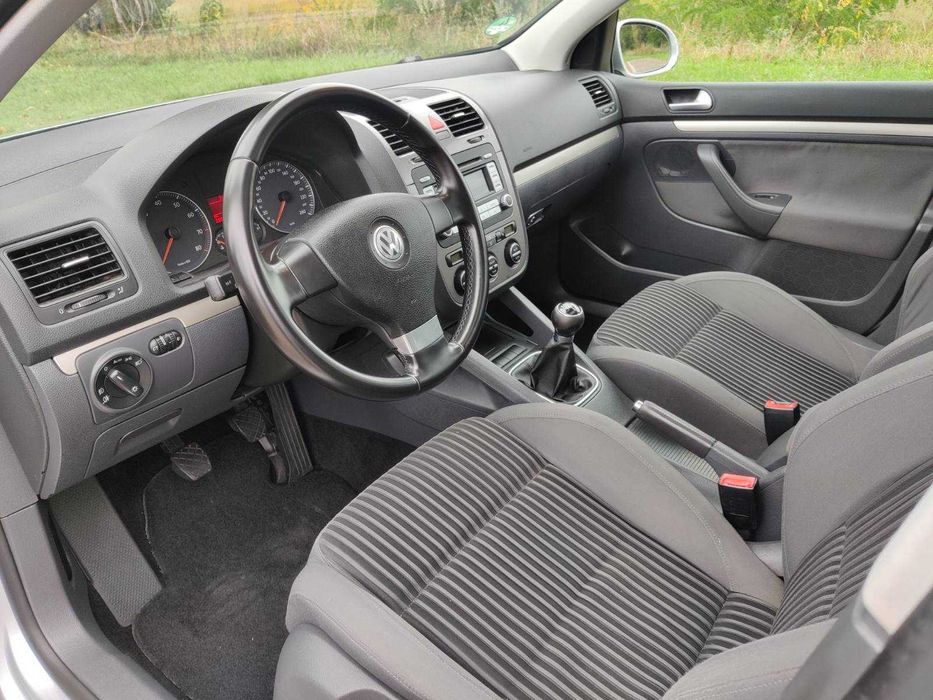 Volkswagen golf 1.6 MPI