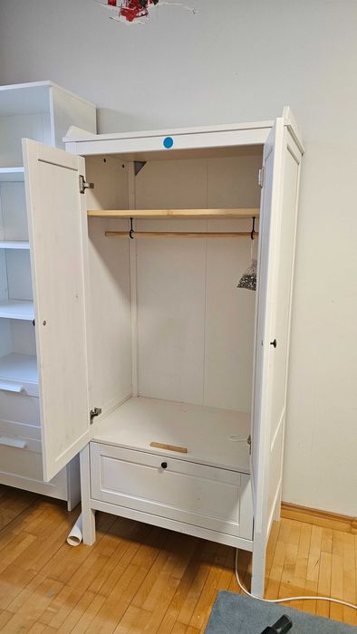 Szafa i komoda do pokoju dziecięcego