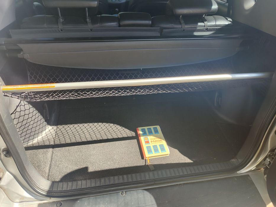 Aвтомобіль Toyota Rav 4 2006