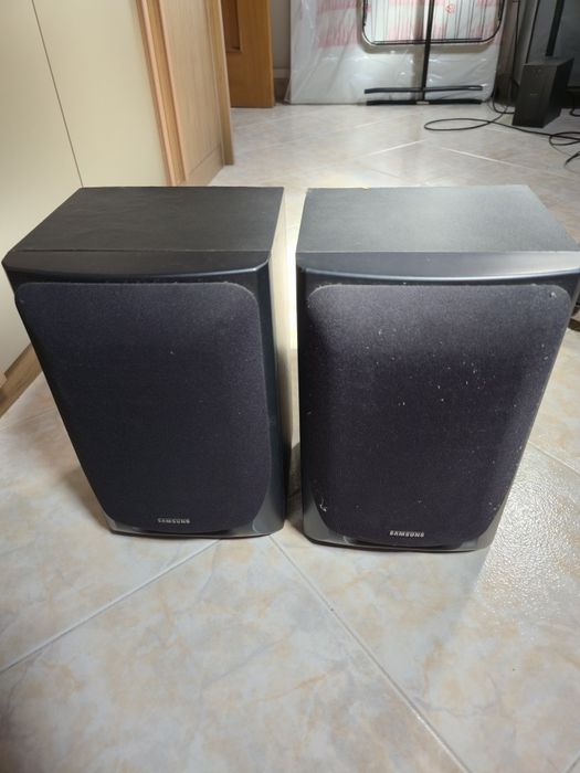 Par de colunas marca SAMSUNG de 40w.

15€

Tem de levantar em mão em m
