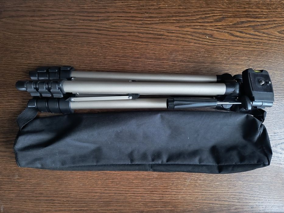 Штатив - Hama Star 700 EF Digital
Під'єднання
Дротове
Розмір миші
Сере