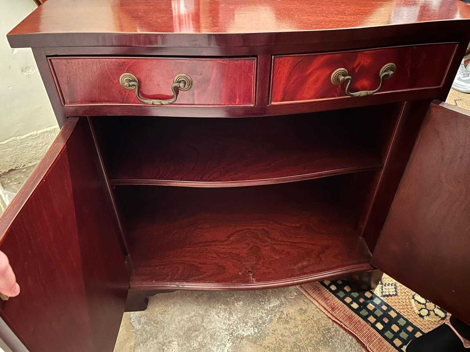 Móvel Muito Bonito em Mogno 150€